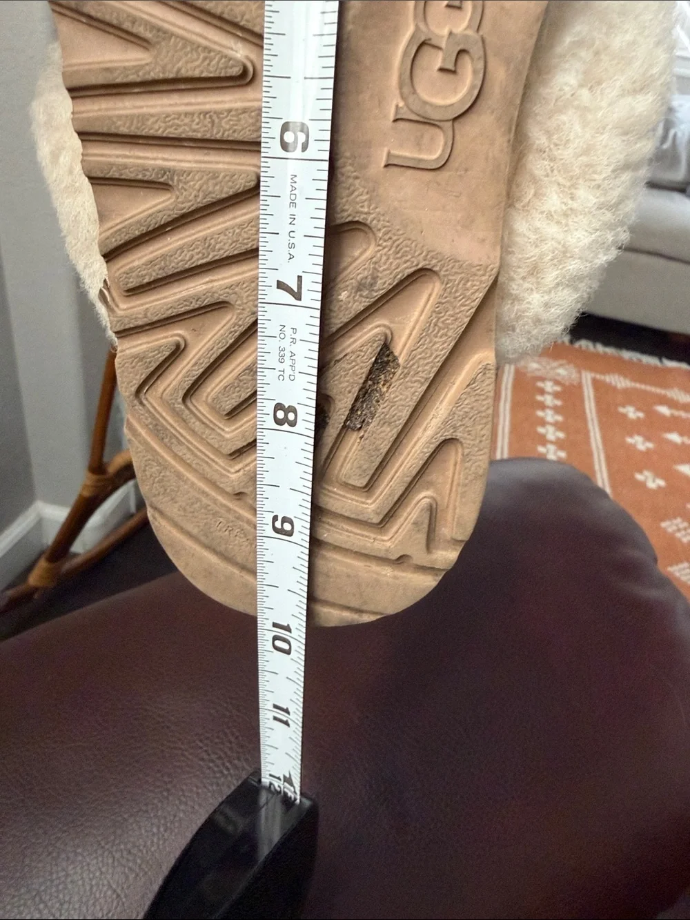 UGG Shimmery Cream Plush Shearling Slide Slippers in Cream Big Kids 6